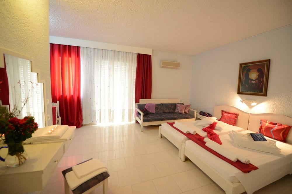 Golden Star Relax Hotel - Adults Only 16 Plus Tigkaki  Bagian luar foto
