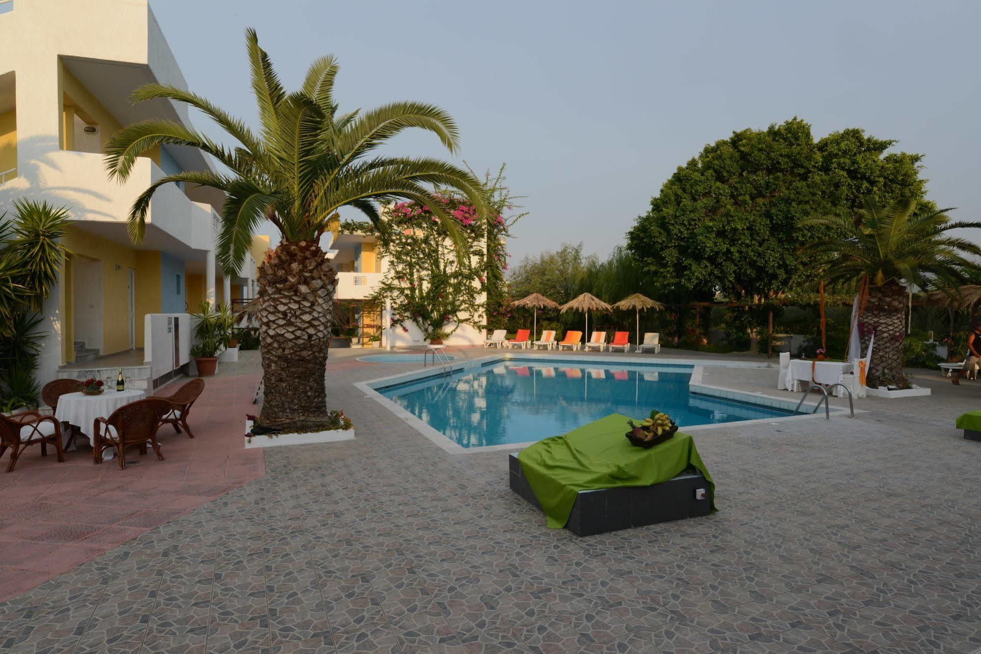 Golden Star Relax Hotel - Adults Only 16 Plus Tigkaki  Bagian luar foto